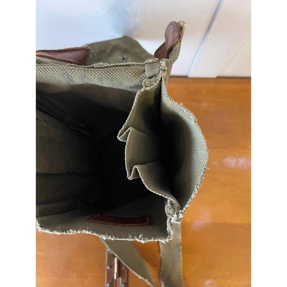 Antique World War military gas mask bag - Picture 8 of 12